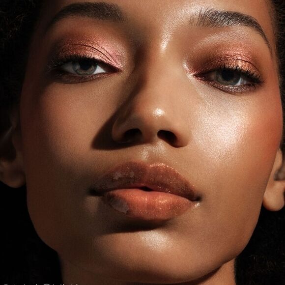 NARS Cosmetics Hor Escape Afterglow Lip Oil - Picture 4 of 10